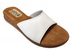 Hoova Betty White Wedge Sandal